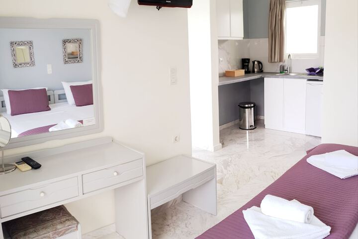 Room 44 of 106