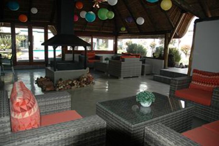 Lounge 5 of 20