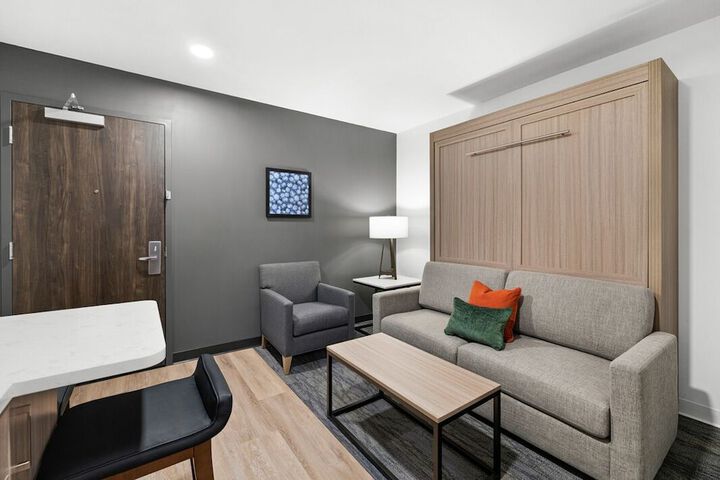 Room 18 of 42