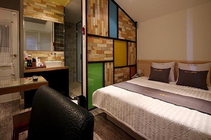 Room 6 of 6