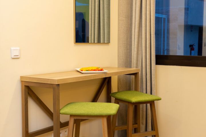 Room 32 of 79