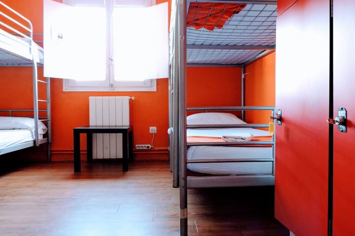 Room 21 of 61