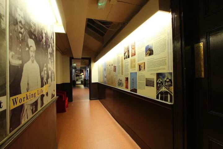 Ballroom/Hall 153 of 174