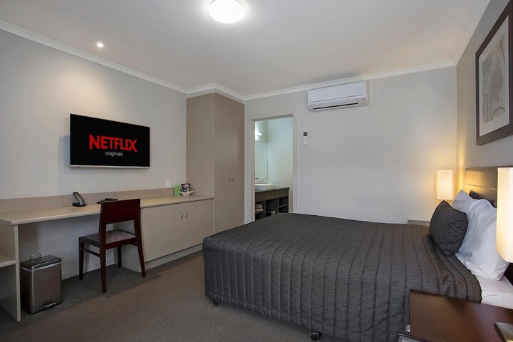 Room 16 of 43