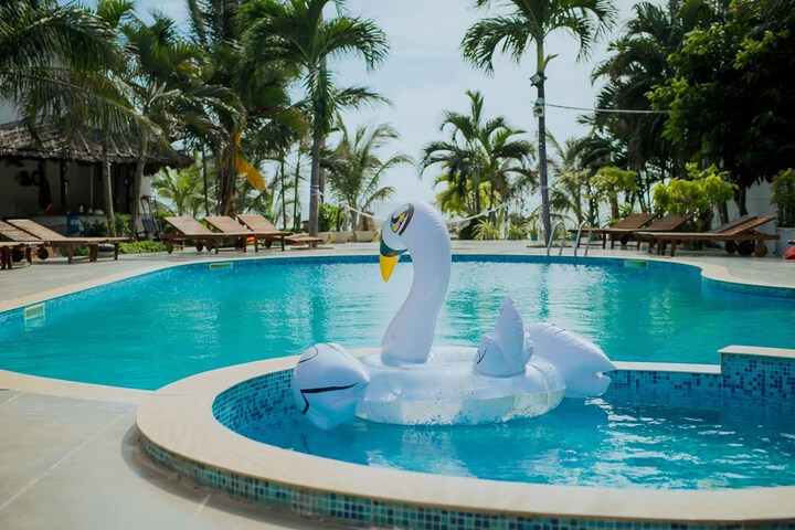 Pool 74 of 131