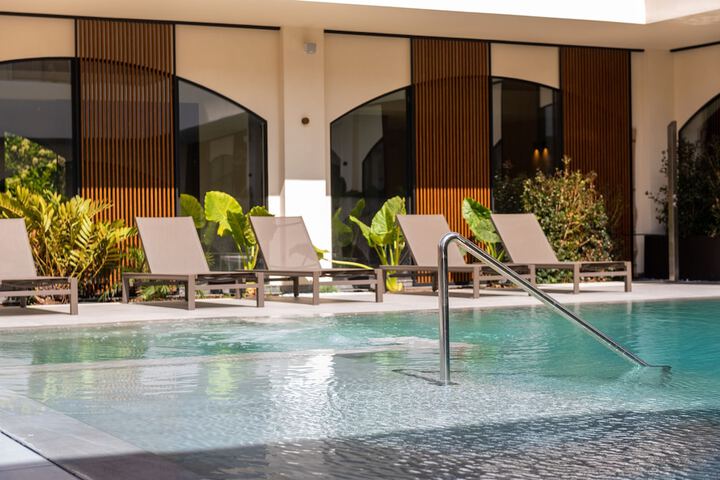 Pool 14 of 27