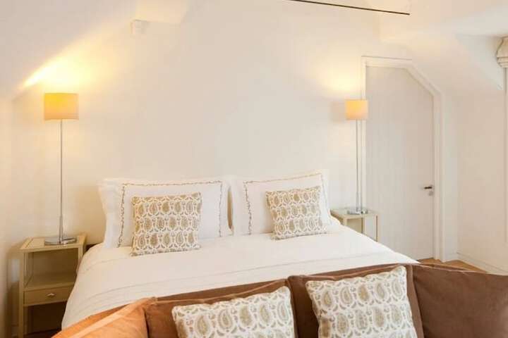 Room 28 of 123