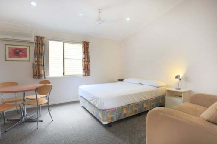 Room 4 of 61