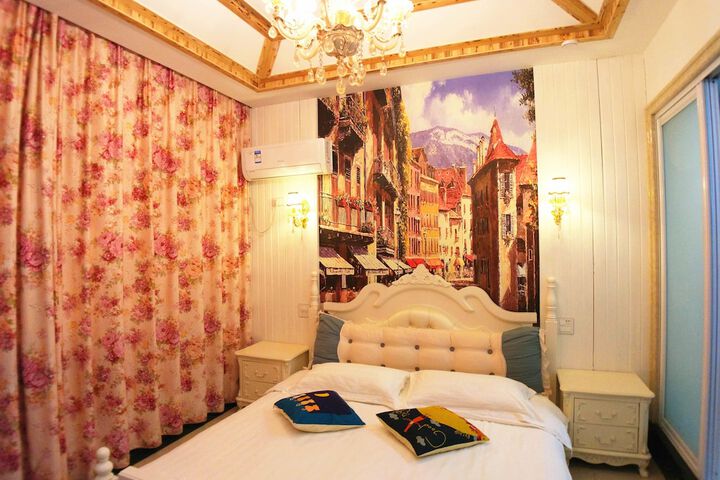 Room 7 of 24