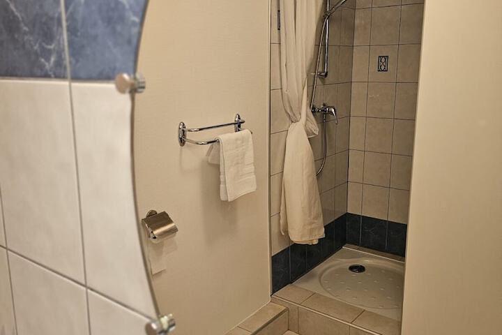 Room 25 of 89