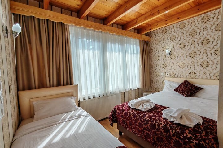 Room 27 of 61