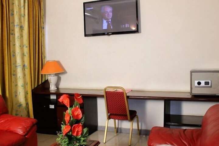 Room 6 of 23