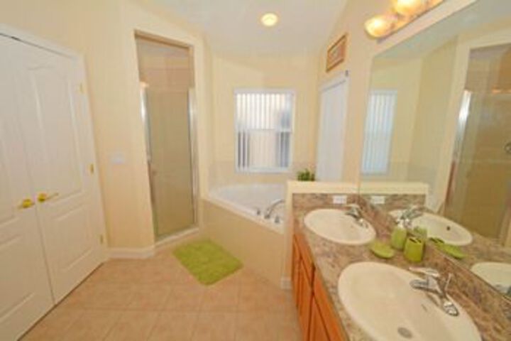Room 4 of 23