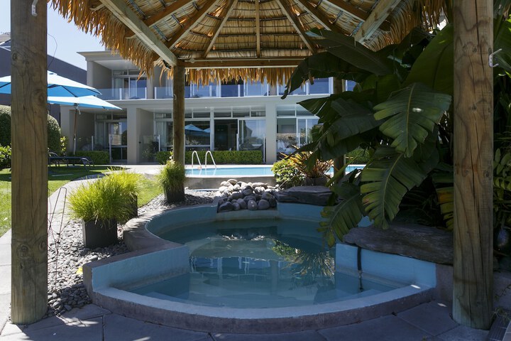 Pool 182 of 200