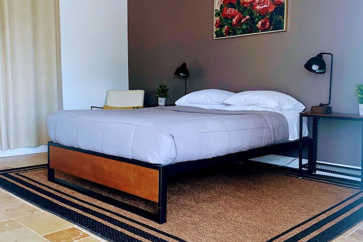 Room 2 of 9