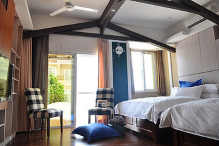 Room 5 of 22
