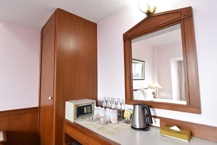 Room 26 of 32