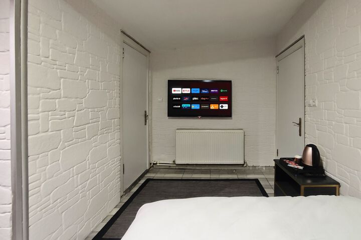 Room 17 of 71