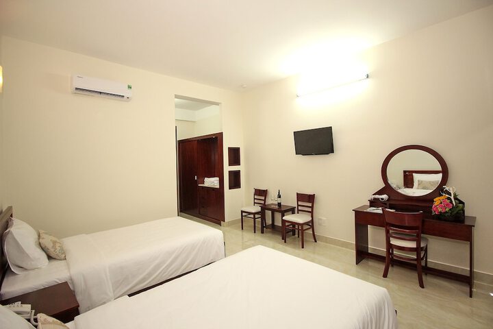 Room 12 of 151