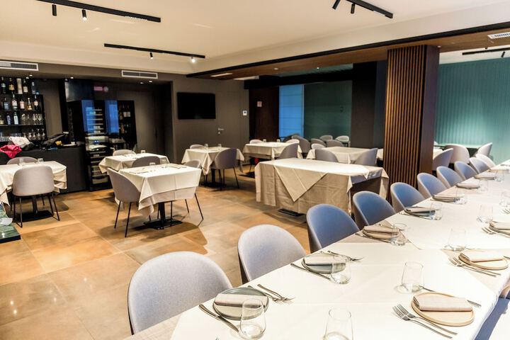 Dining 84 of 107