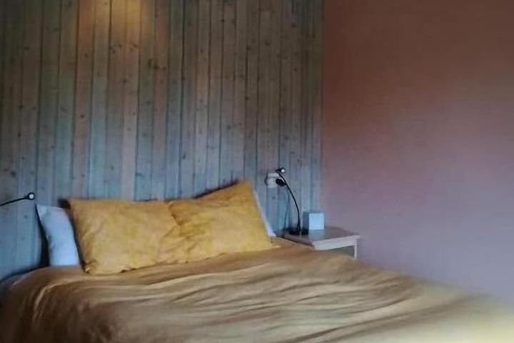 Room 6 of 68