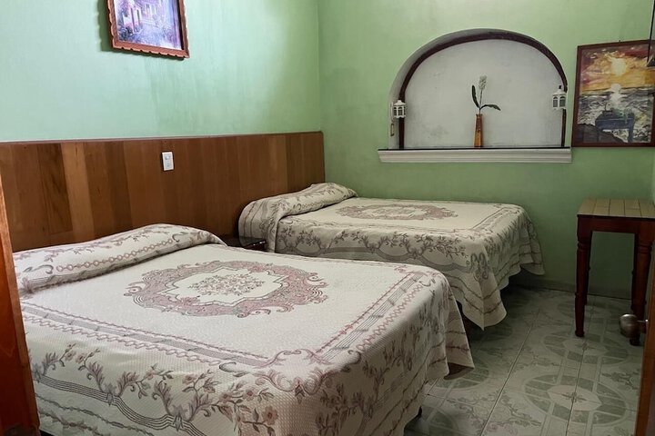 Room 4 of 9
