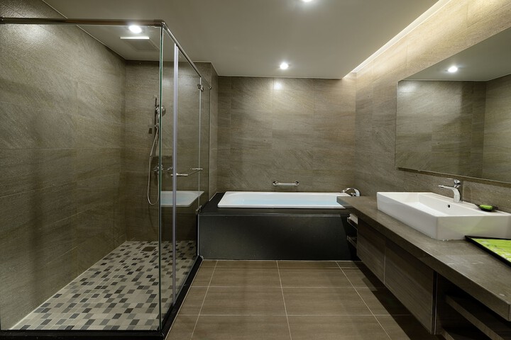 Room 35 of 58