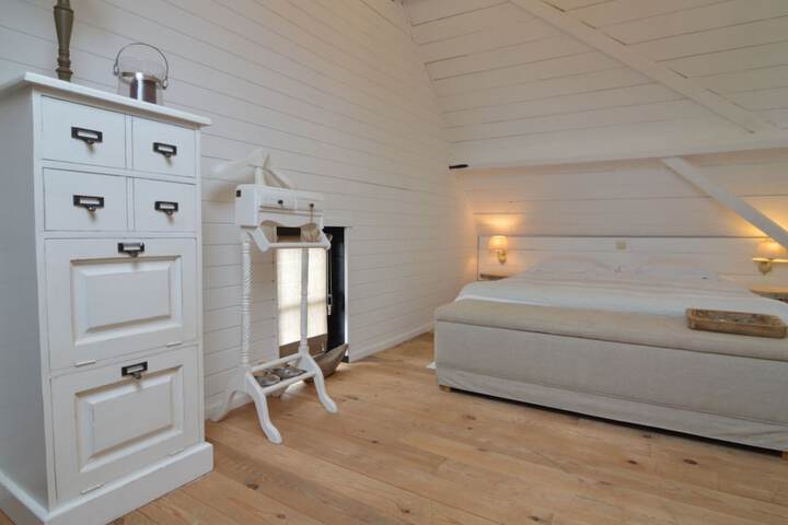 Room 7 of 41