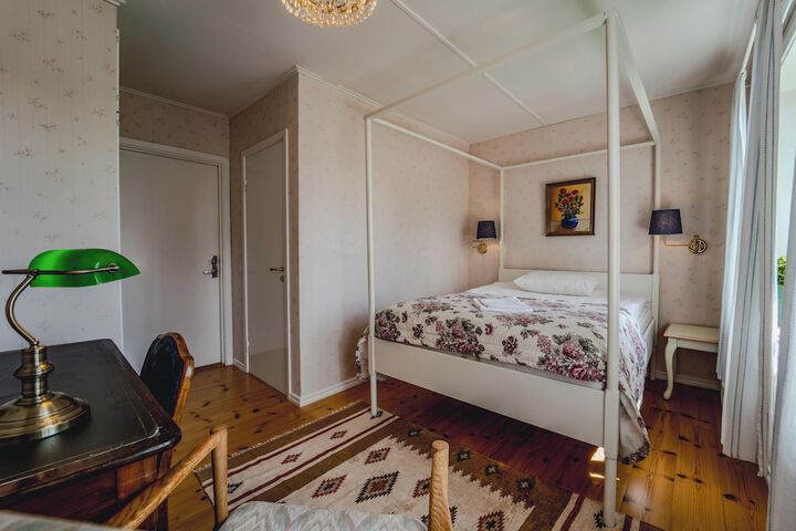 Room 69 of 148