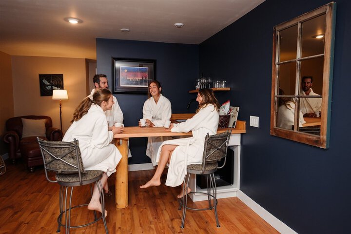Room 27 of 74