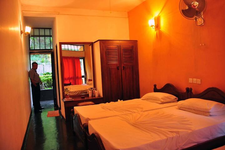 Room 6 of 39
