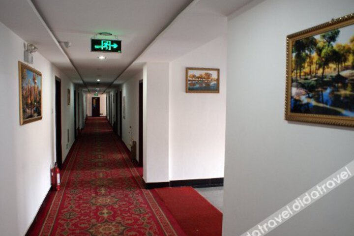 Alashan Ejin Baoxian Inn