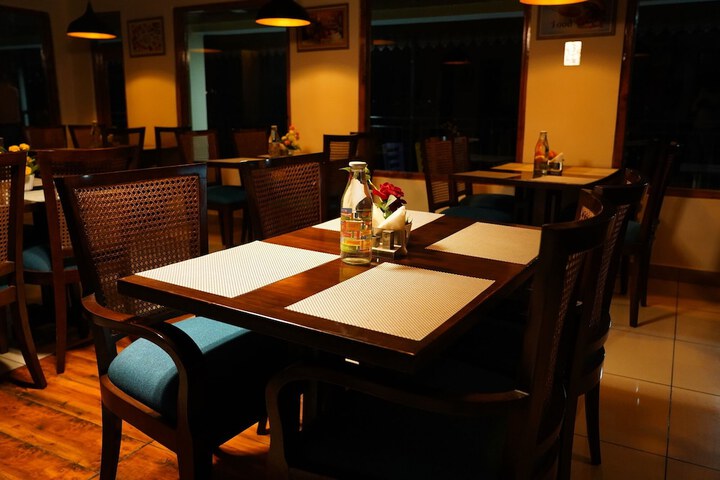 Dining 20 of 36