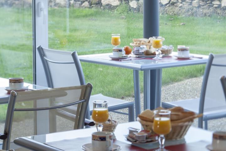 Breakfast/Coffee Service 23 of 34