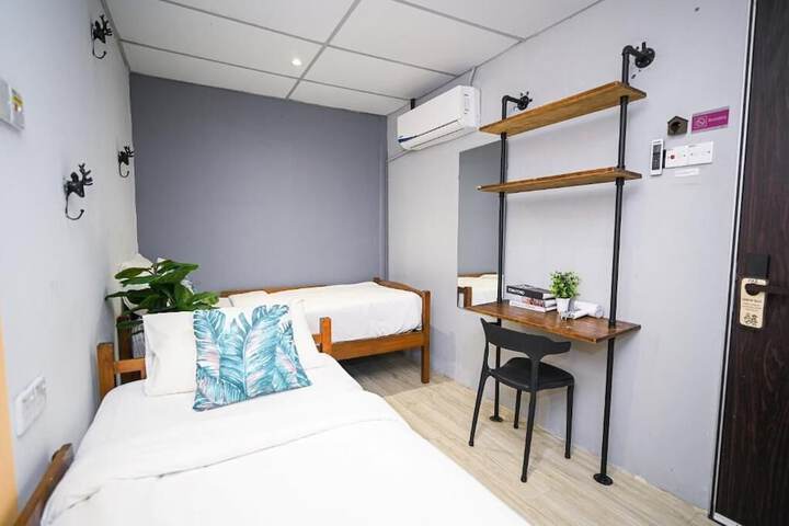 Room 15 of 26