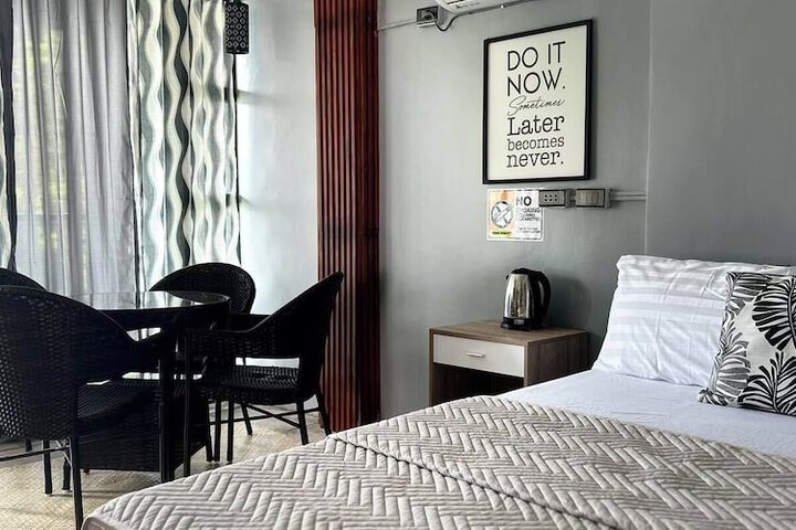 Room 13 of 37