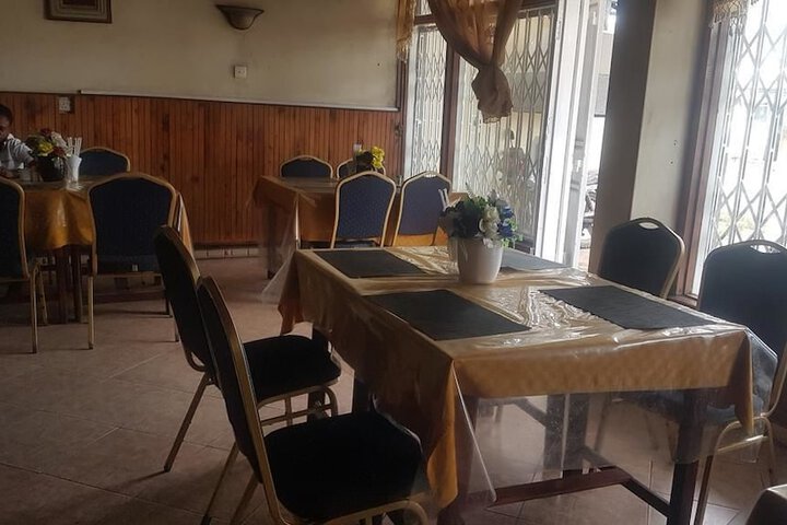 Dining 7 of 8