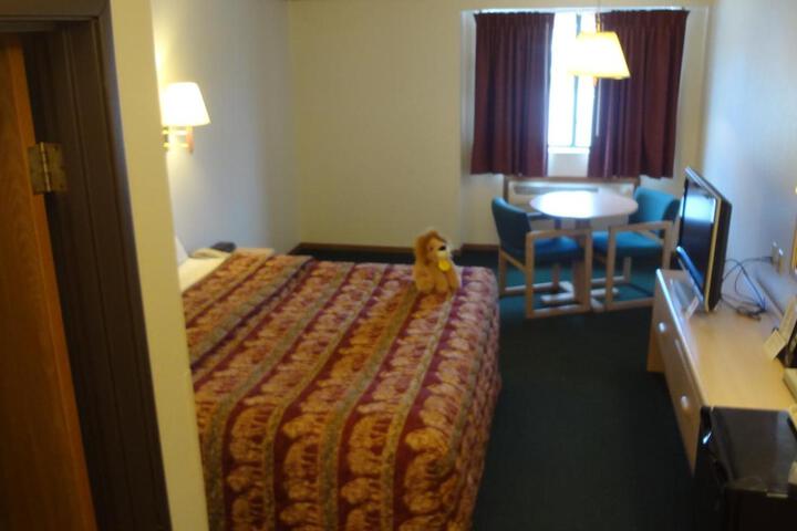 Room 7 of 38