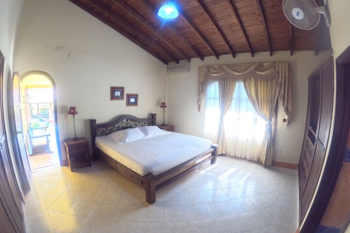 Room 27 of 178