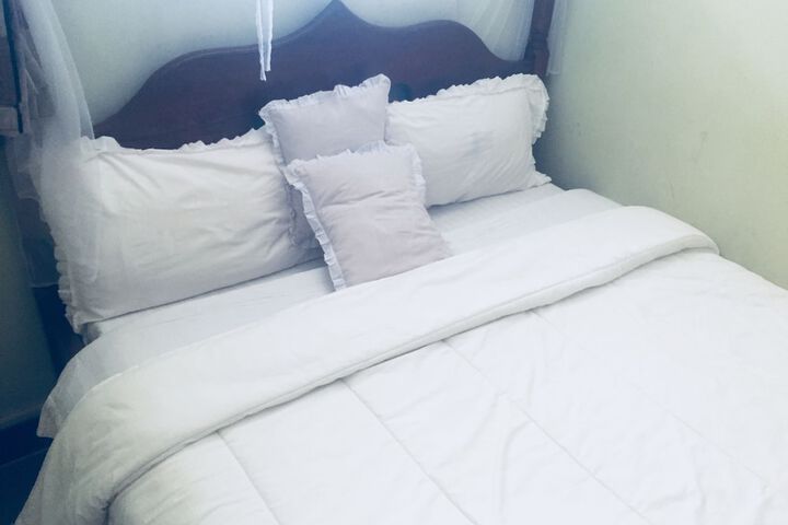 Room 6 of 19