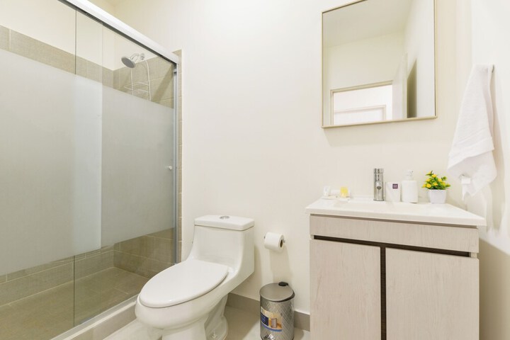 Room 204 of 249