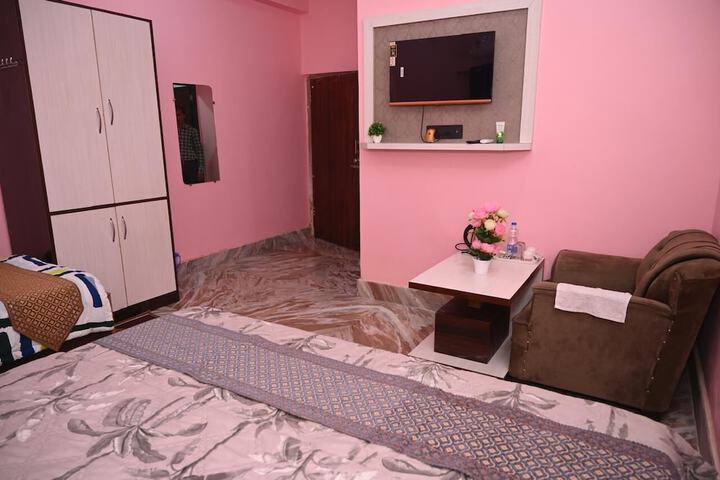 Room 3 of 17