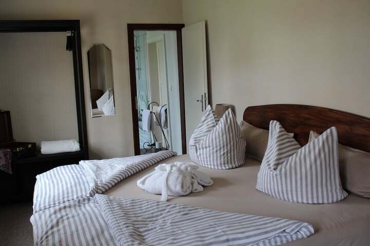 Room 7 of 26