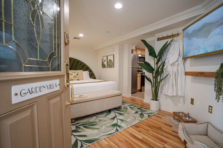 Room 27 of 148