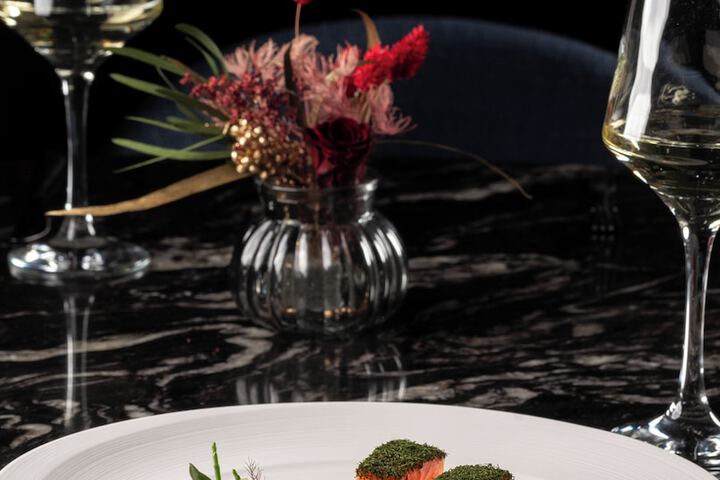 Dining 84 of 143