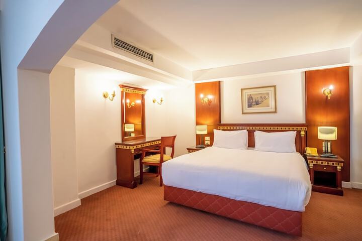 Room 26 of 75