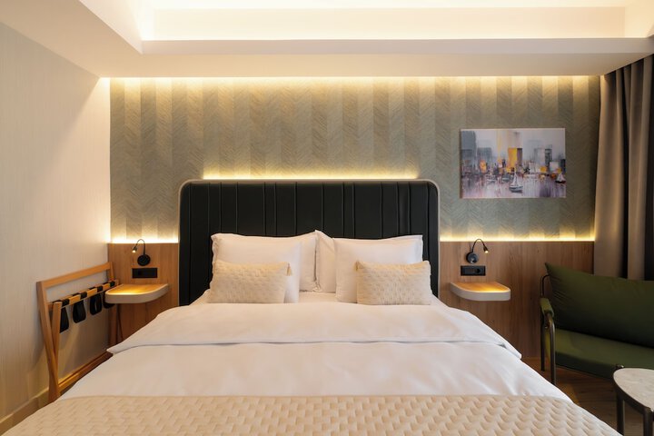 Room 30 of 76