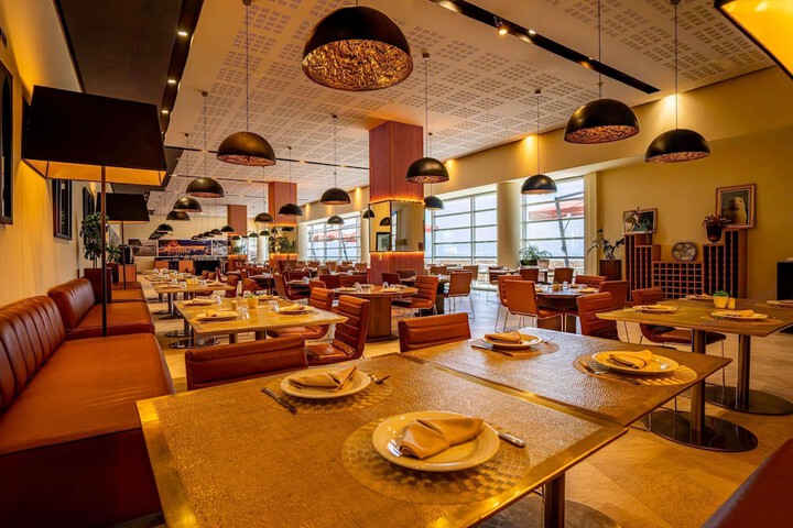 Dining 83 of 124