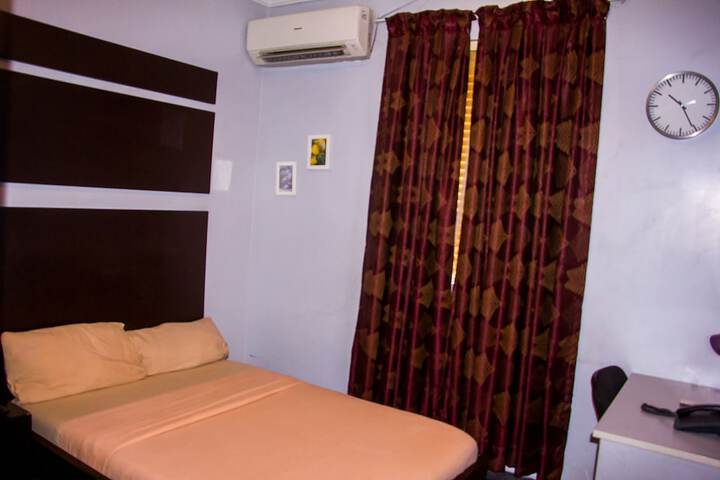 Room 11 of 39