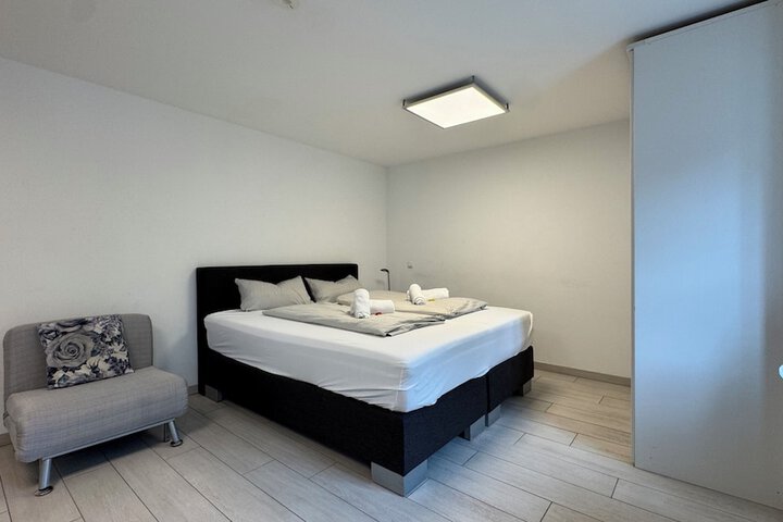 Room 4 of 69